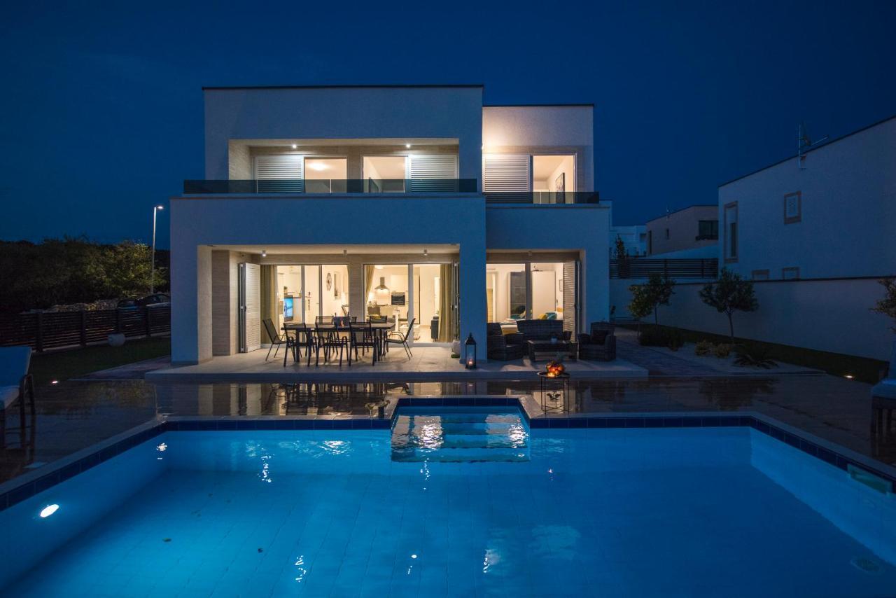 Villas Royal II With Private Pool Novalja Exterior photo